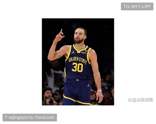 库里挡拆创造多次空位三分，效率显著领先同位置射手