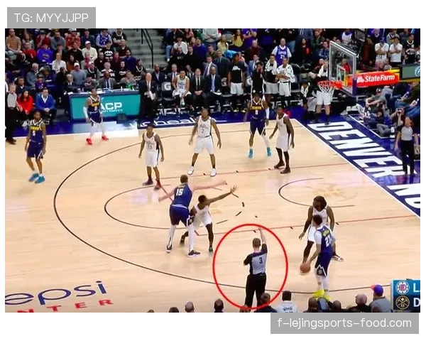 判罚争议：为何裁判对同一动作有不同尺度？