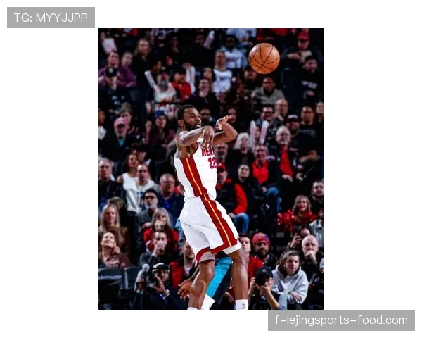 巴特勒关键挡拆助热火拉开比分，效率明显提升