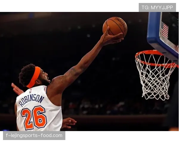 米切尔·罗宾逊内线防守+挡拆保护篮筐效率明显提升